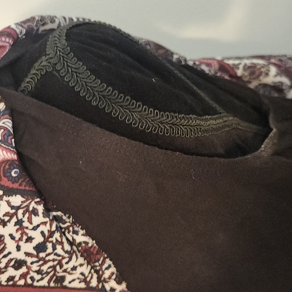 Women's Patterned Top - Picture 3 of 5